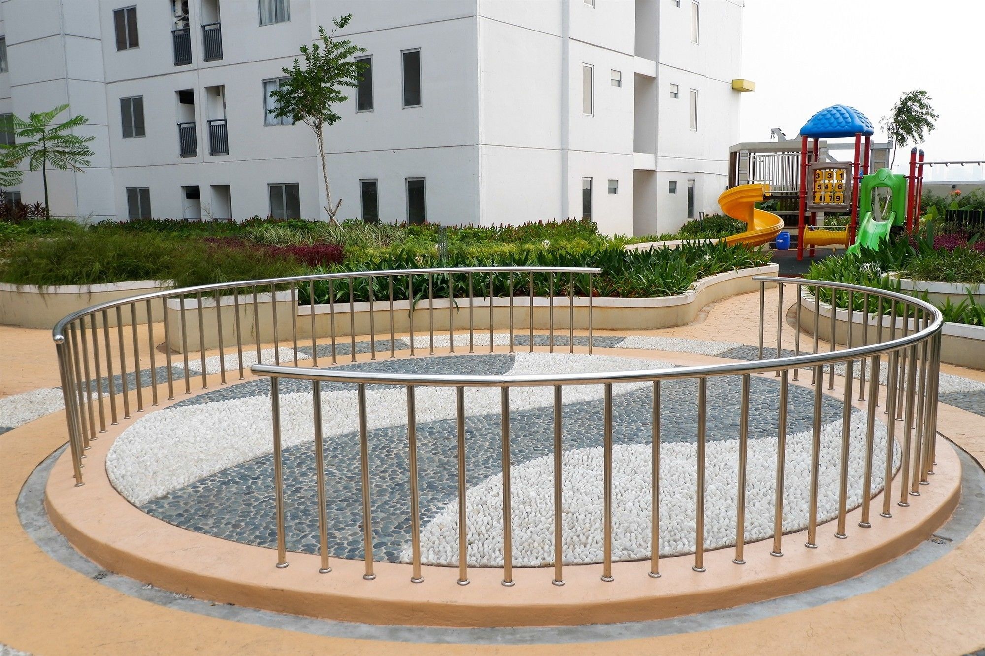 Apartemen 2 Bedrooms At Bassura With Mall Access By Travelio Jakarta