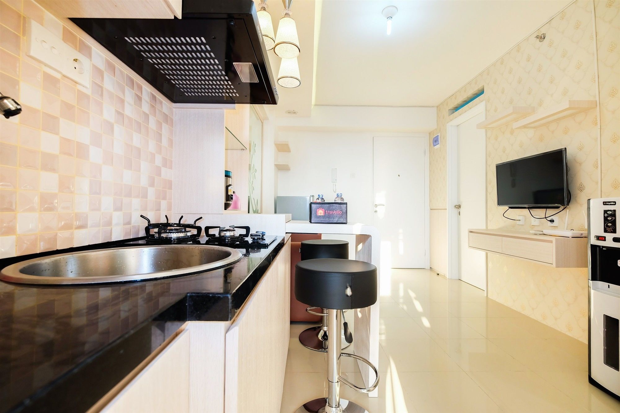 Apartemen 2 Bedrooms At Bassura With Mall Access By Travelio *